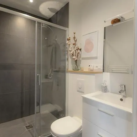 Διαμέρισμα Renovated Bright Apartment In Paris